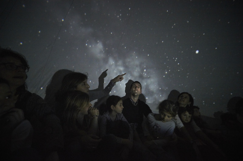 Planetario recomendado para famílias con niños/as a partir de 8 años